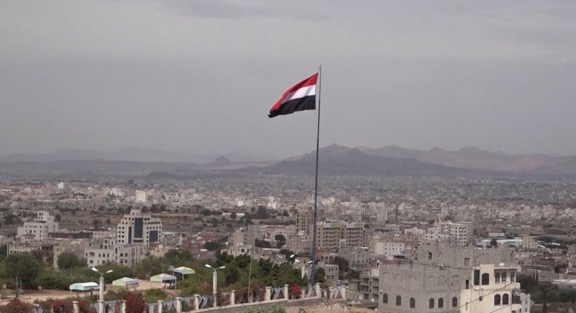 इजरायली हवाई आक्रमणमा यमनका प्रधानमन्त्रीसहित मन्त्रीहरुको मृत्यु